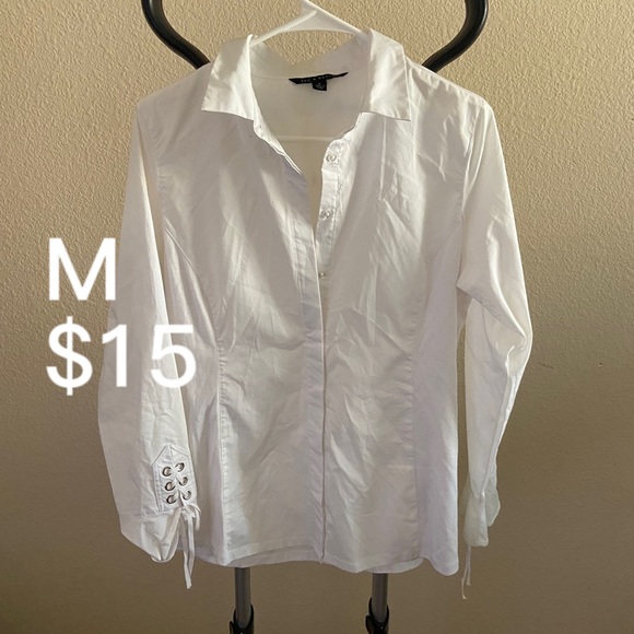 Blouses bundle - Picture 2 of 2